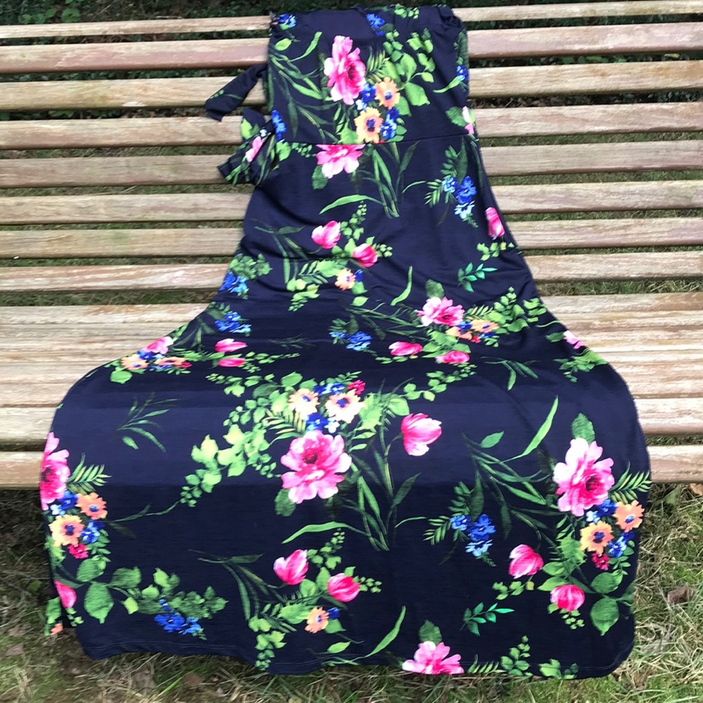 πHPx2π, NWOT LE Lis Navy Floral Maxi Sundress - Picture 5 of 8